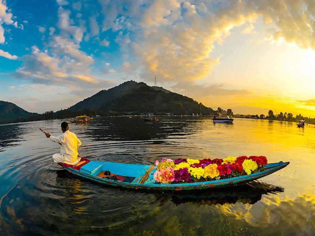 Shikara Ride on Dal Lake
